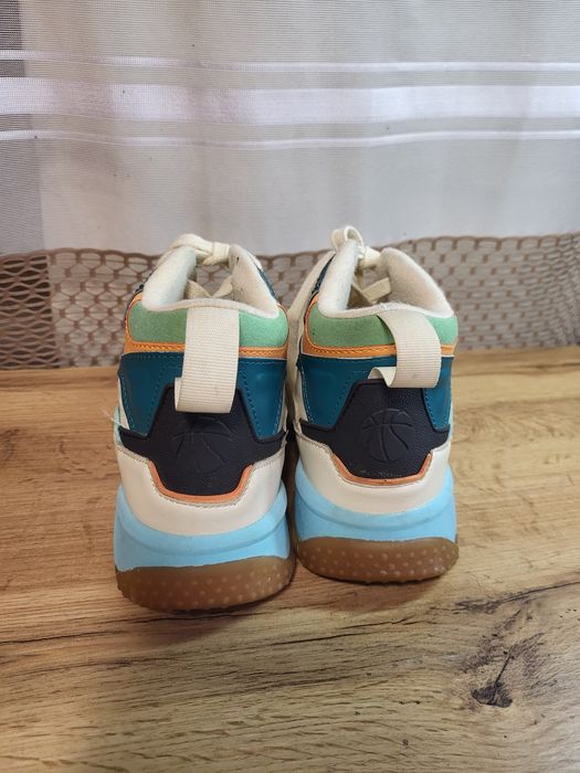 Кроссовки Zara 37р