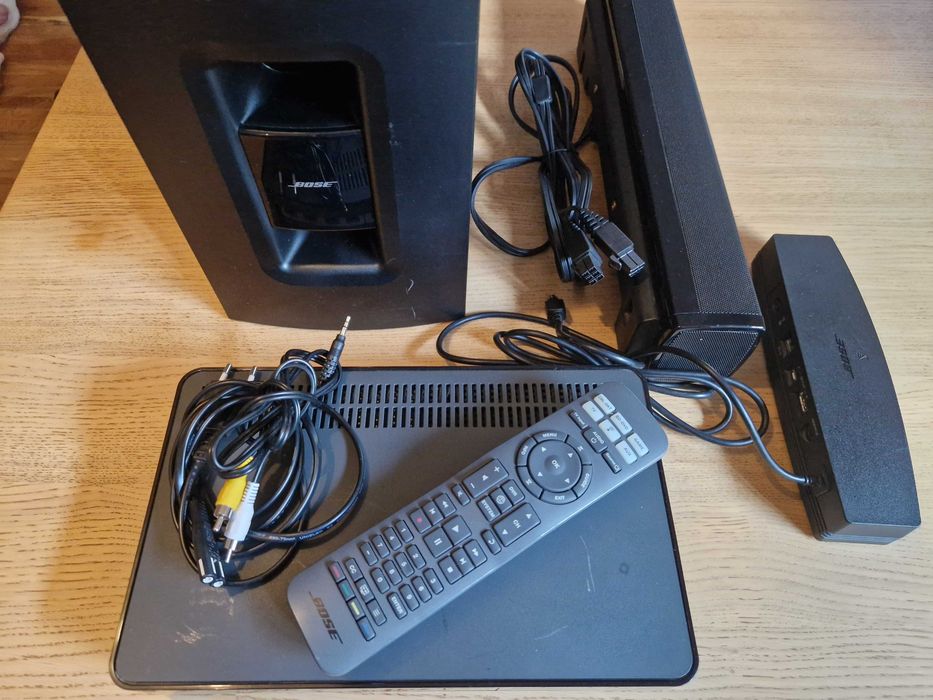 Kino domowe Bose CineMate 120 + Adapter SoundTouch Wi-Fi/Bluetooth | Zestaw 2.1