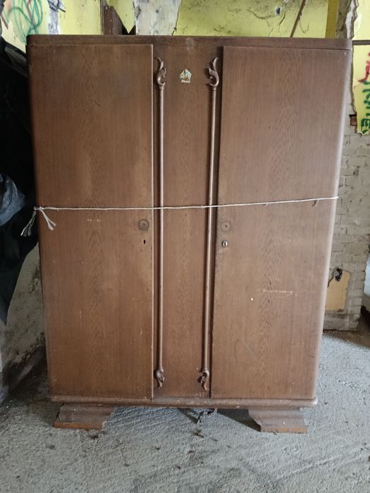 Stara szafa do renowacji