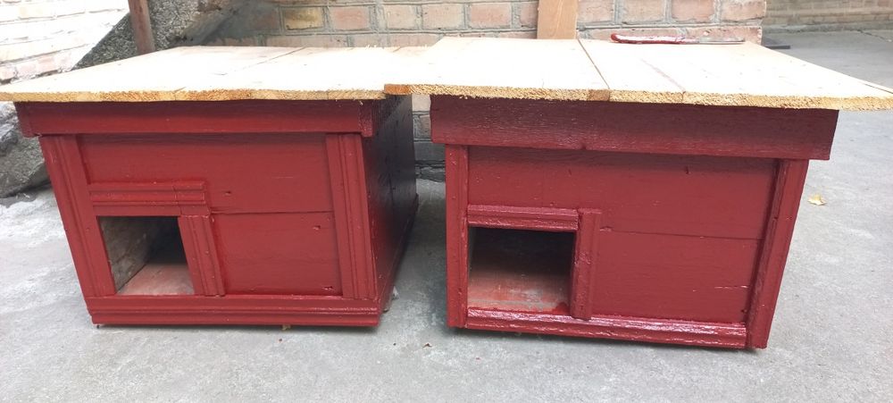 Будки для собак і котів