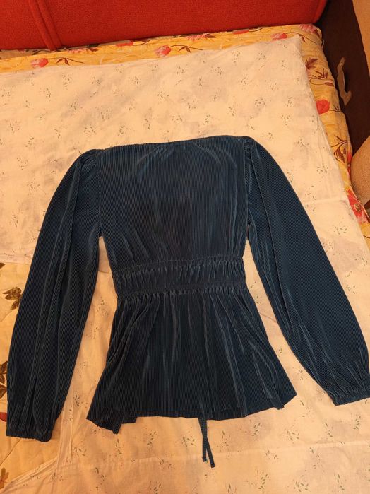 Кофта Zara приталенная с объемными рукавами