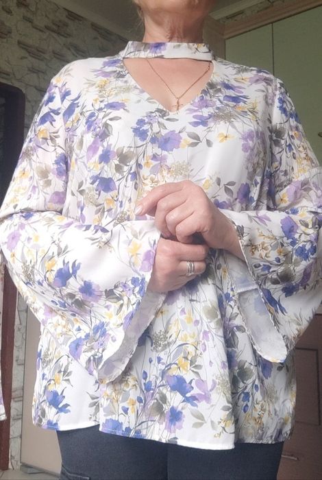 Шовкова блуза р. 54