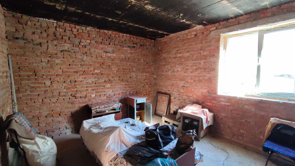 Продам двоповерховий будинок в центрі Літина, 31 сот. світло газ