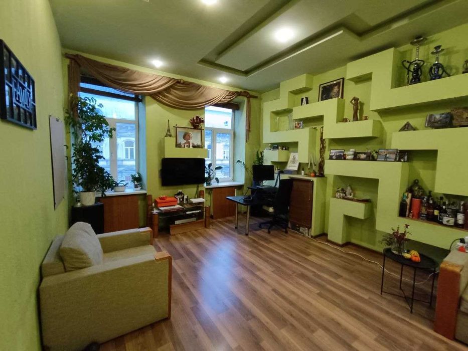 Продаж квартири в центрі міста
