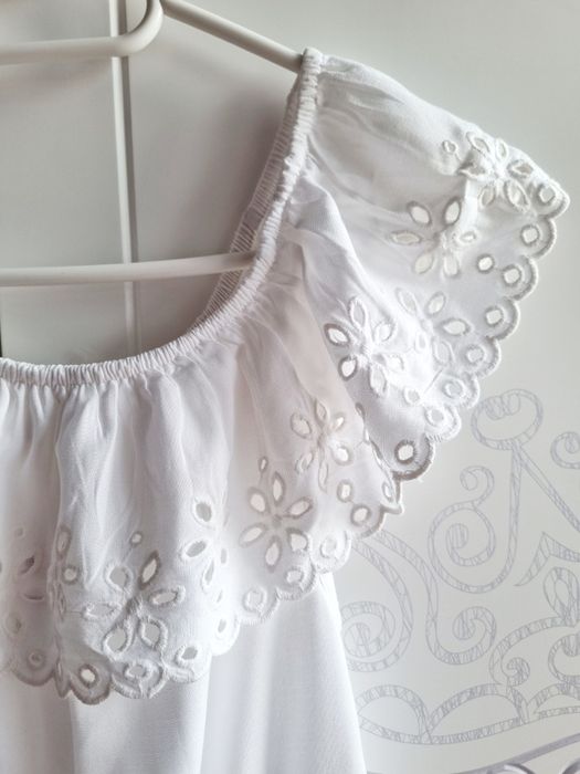 Bluzeczka z falbanką 152cm