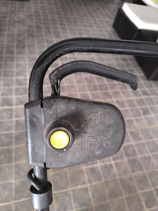 Maquina cortar relva