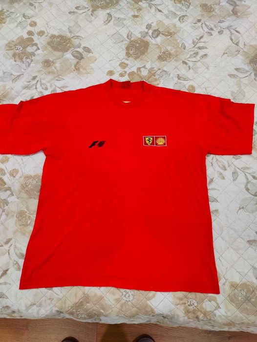T-shirt oficial da Ferrari formula 1  tam. M em excelente estado