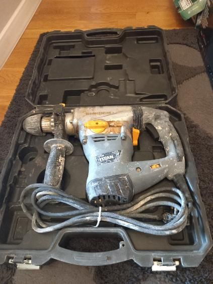 Młotowiertarka TITAN TTB631SDS PLUS 1500