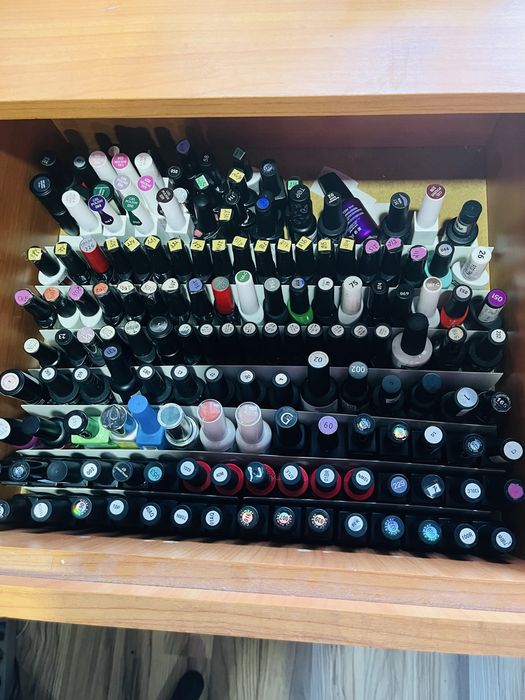 Продам все для маникюра Срочно