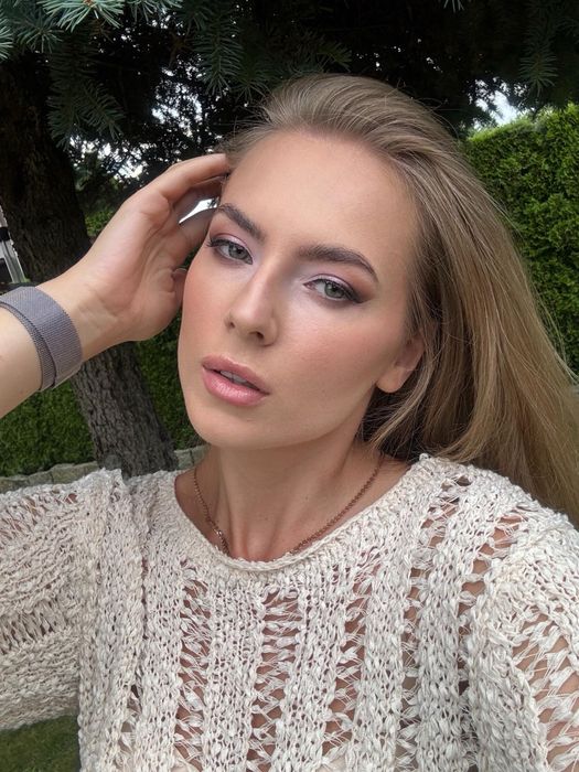 Makijaz, fale, loki oraz stylizacja brwi, atrakcyjne ceny