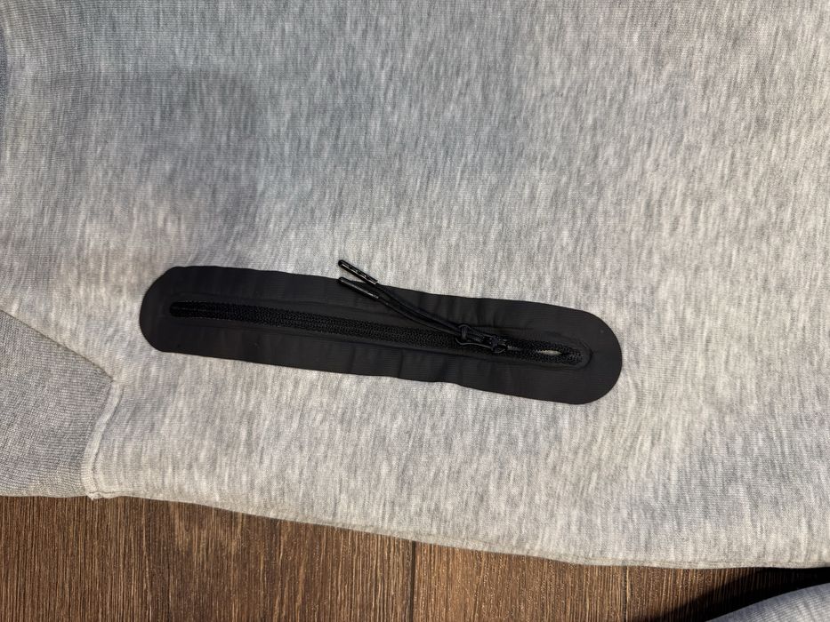 Оригінальна зіпка Nike Tech