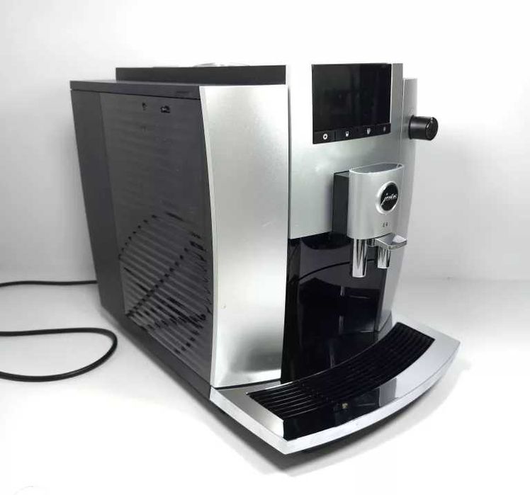 Automat do Kawy JURA E4 15512 TYPE 762 1450W Przebieg 551