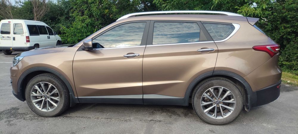 Автомобіль chery jetour x70