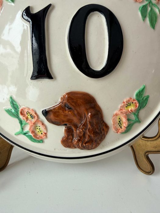 Ceramiczna tabliczka z numerem domu. Tablica adresowa. Spaniel. Adres.
