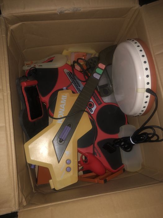 Box kontrolerów do PS1 i PS2