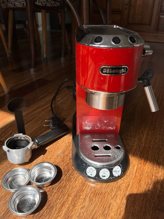 Ekspres kolbowy DeLonghi EC680R