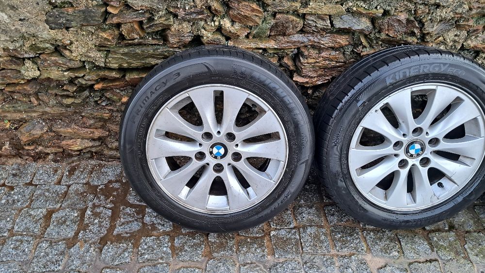 Jantes 16 5×120 Originais BMW com pneus 205/55R16.
Possí
