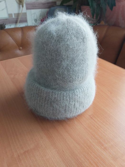 Жіноча шапка з Ангори сіра