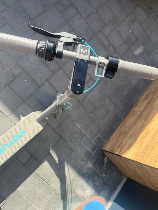 Hulajnoga elektryczna Motus Scooty 10 2022