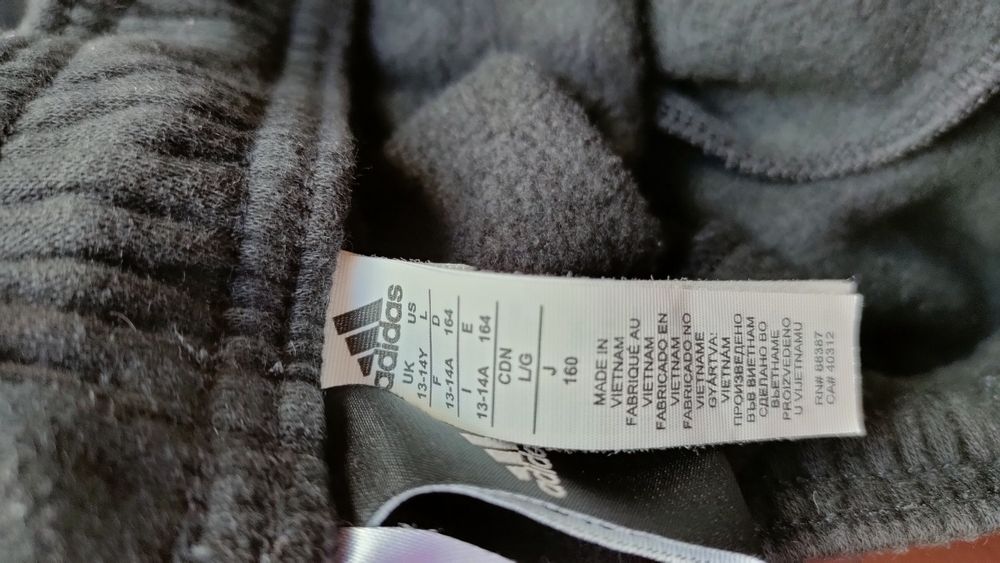 Спортивный костюм Adidas на 13-14 лет