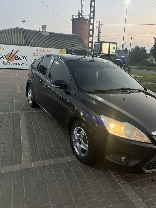 Продам гарний форд фокус 1.6 бенз