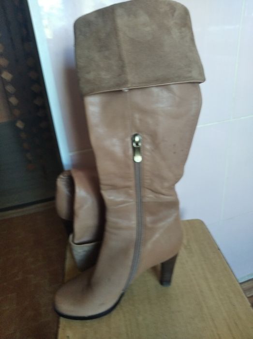 Продам шкіряні чоботи фірми  D'ORO