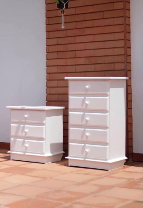 Mesas de cabeceira - Madeira Maciça e pedra mármore