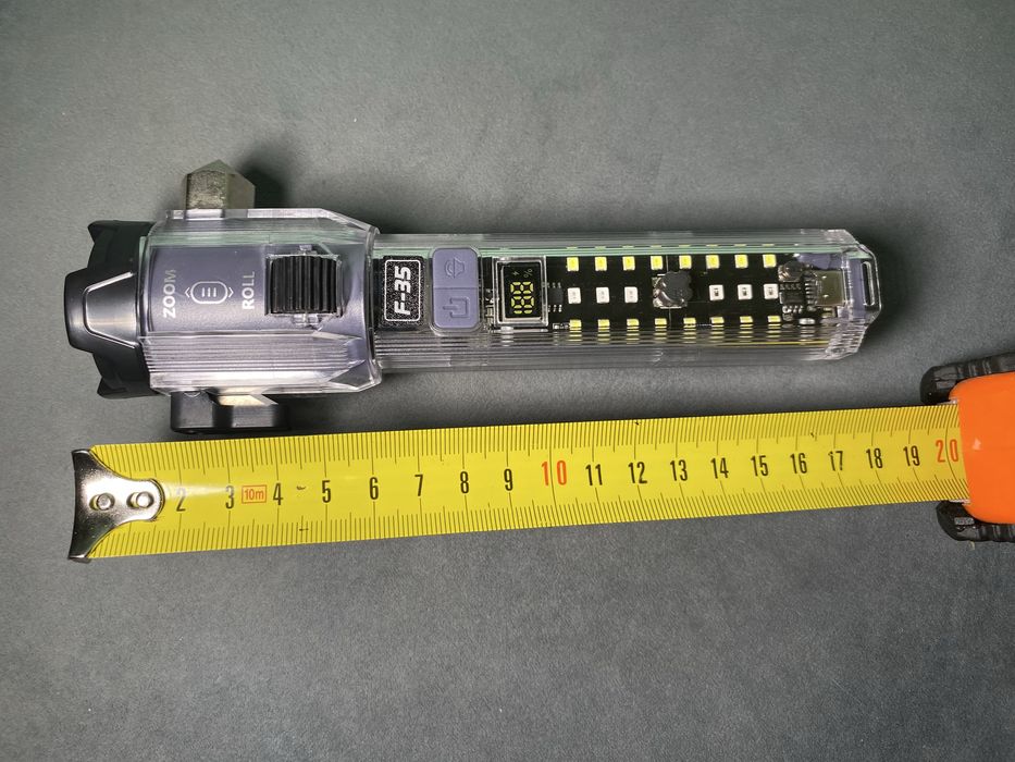 Очень яркий фонарь с индикацией заряда. 10 в 1!