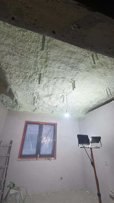 Ocieplanie pianą PUR, izolacje natryskowe, poddasza, pianowanie pianka