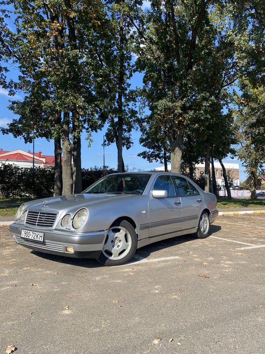 Mercedes - Benz E- Class  W 210 1999 року