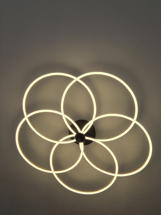 Люстра.           .