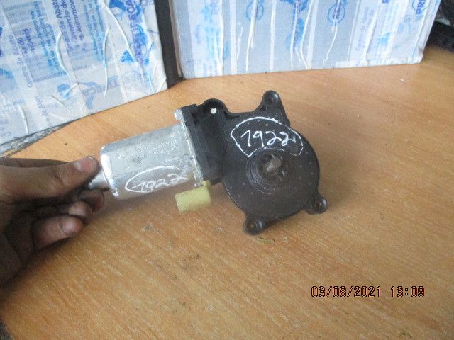 Motor vidro frente esquerdo VOLKSWAGEN Fox (5Z1, 5Z3, 5Z4)