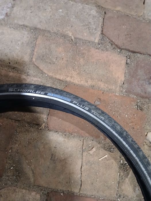 Opona rowerowa schwalbe plus tour 28