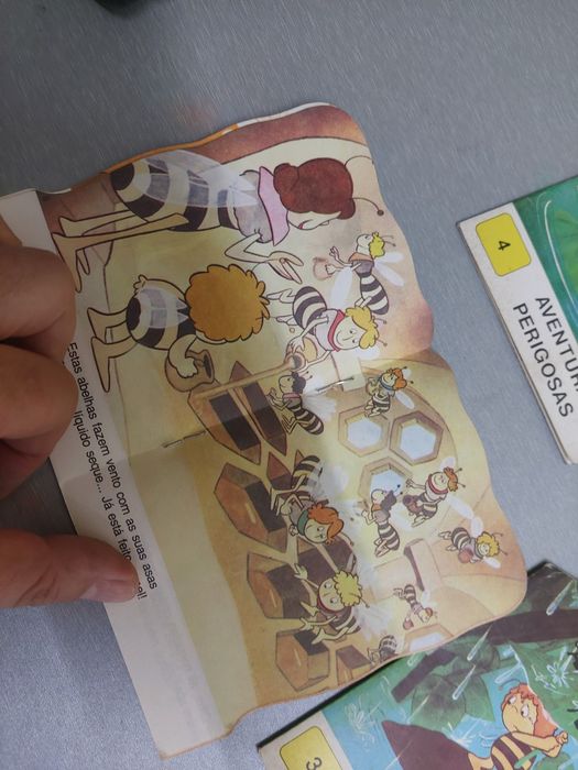 Livrinhos antigos abelha maia Disvenda