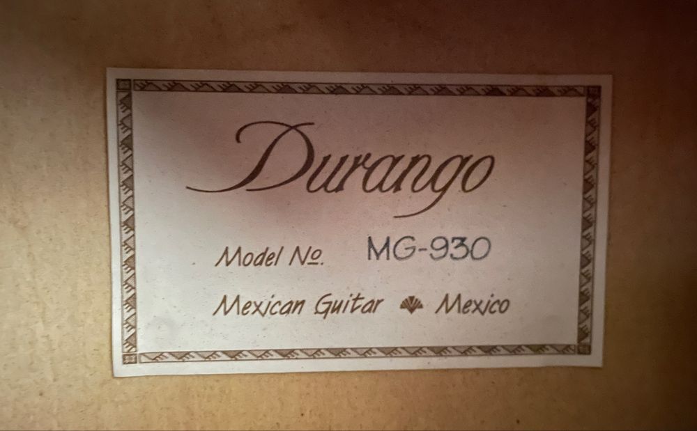 Gita klasyczna  Durango MG-930 i legendarny pokrowiec Słoń