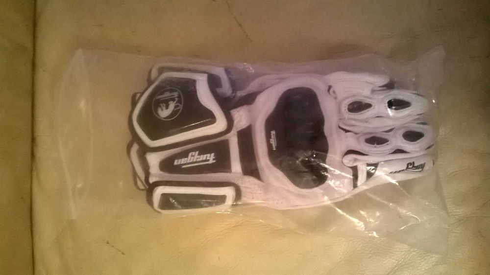 vende se luvas para mota