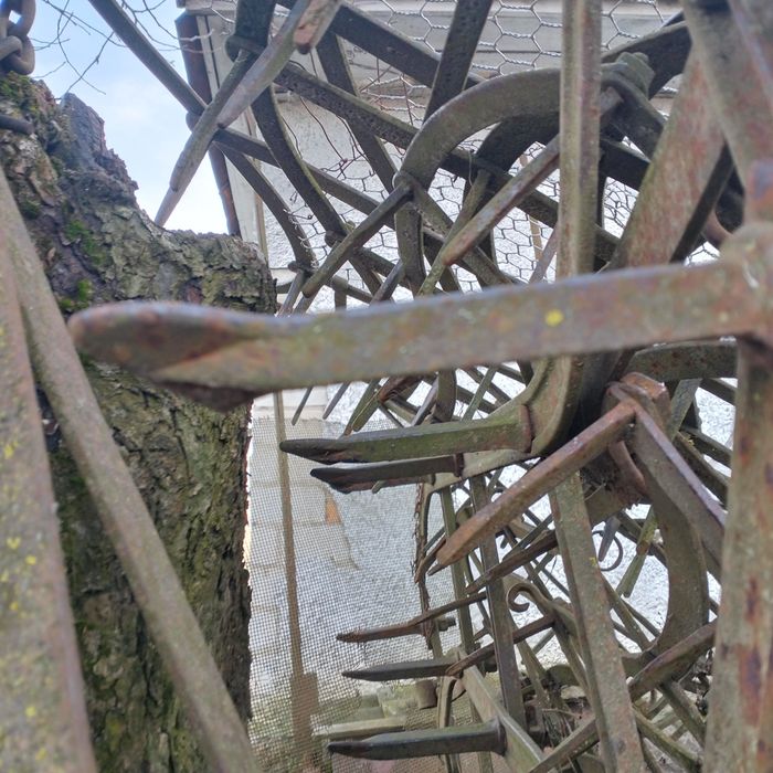 Продам важку велику борону.