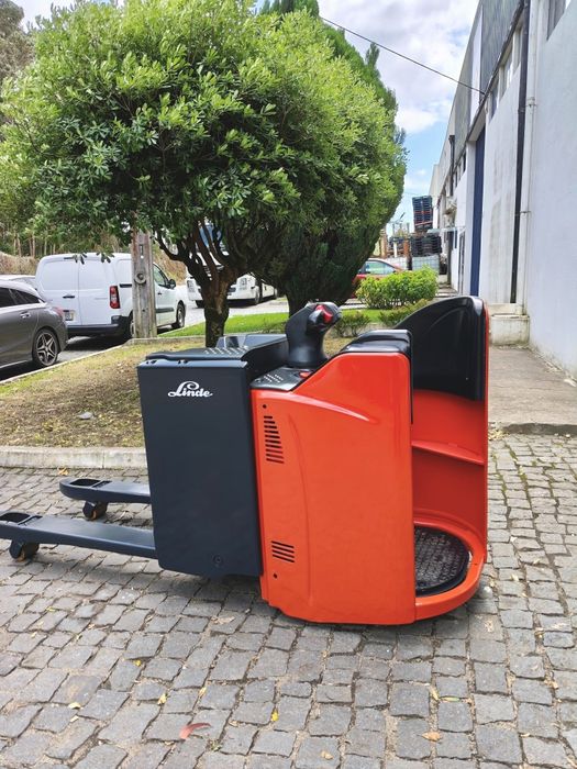 3600€+IVA*  Fruteiro* Porta Paletes Elétrico Linde T20SP , Ano 2021 , Ano 2011 , Apenas 700horas