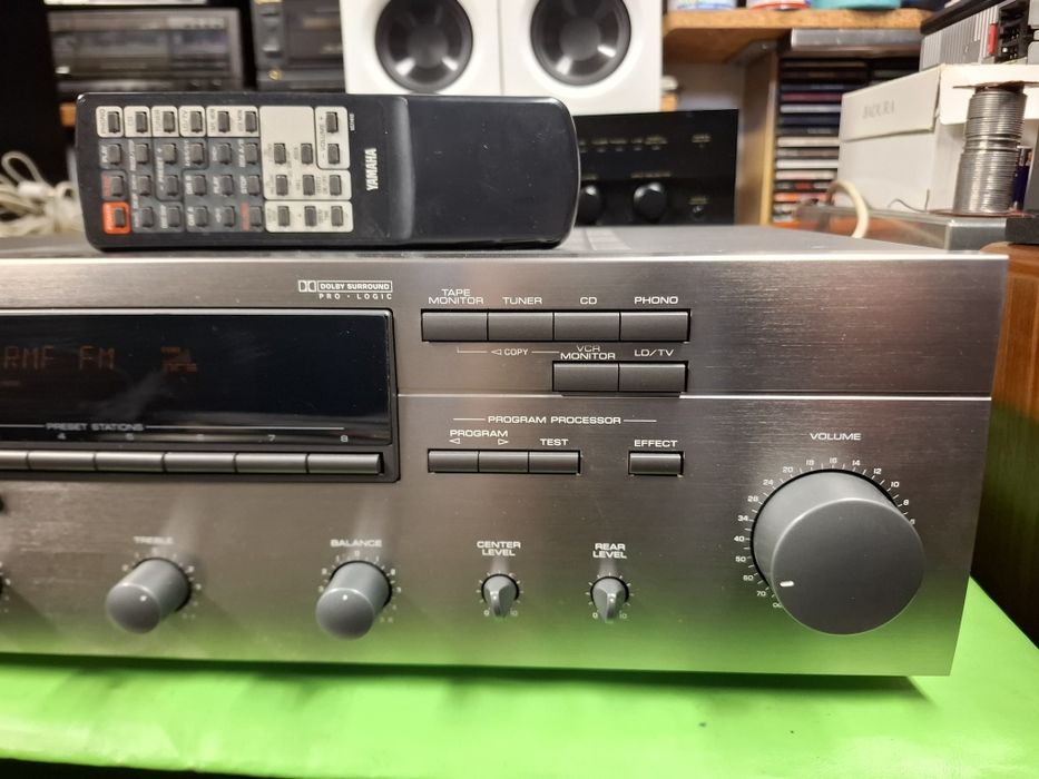 Amplituner Yamaha RX-V390RDS pilot