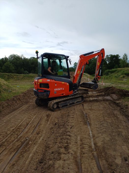 Wynajem minikoparki/Usługi minikoparką, prace ziemne