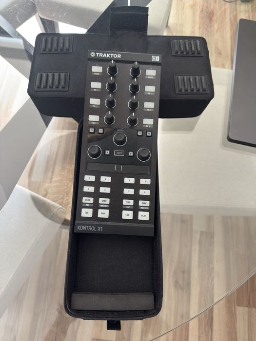 Traktor Kontrol X1 - 2 unidades