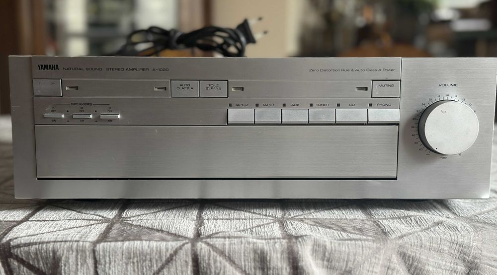 Yamaha A-1020 wysokiej klasy wzmacniacz