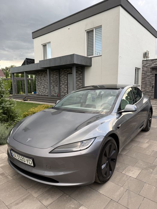 Tesla model 3 highlend 2024
