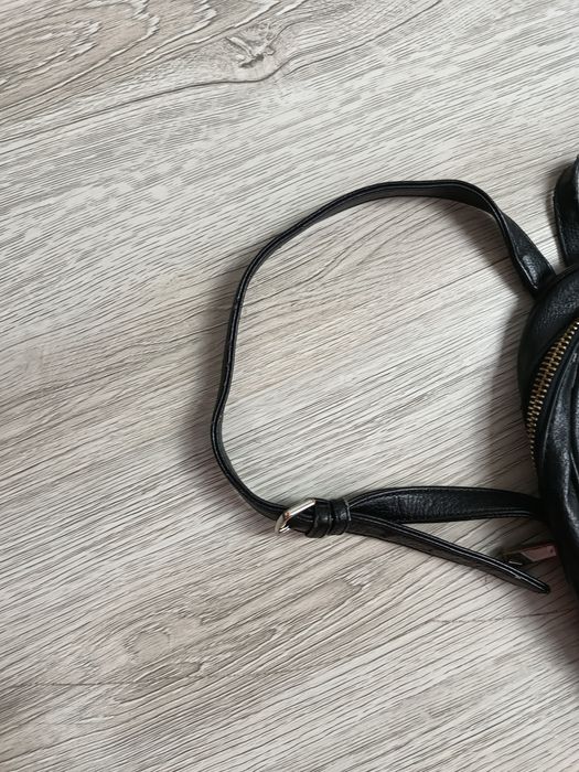 Damski plecak na plecy Guess 81 pojemny