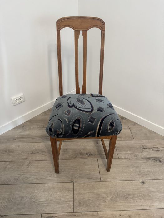 Стілець деревяний