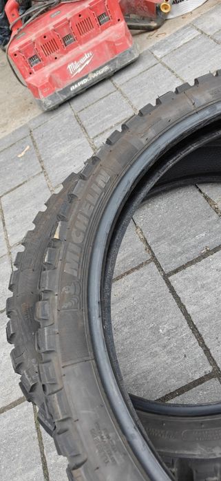 Witam dwie opony  Michelin Anakee 21/90/90  druga 150/70  17