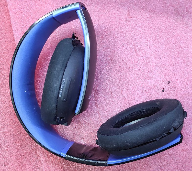 Sony PS4 Gold Wireless Stereo Headset