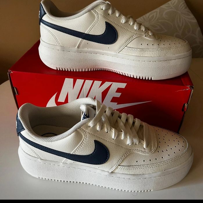 NiKE Court r. 42 ,5 - 27 ,5 cm buty