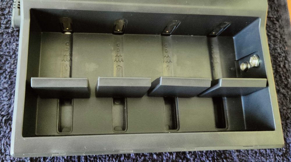 carregador Duracell de pilhas recarregáveis (AAA, AA, C, D, 9V)