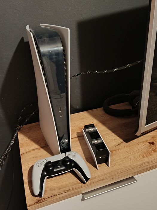 PlayStation 5 +pad+ ładowarka do padów